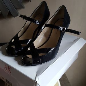 Anne Klein peep toe heel